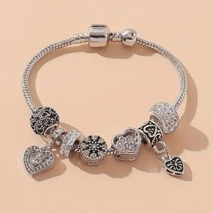 Rhinestone Heart Pendant Beaded Bracelet